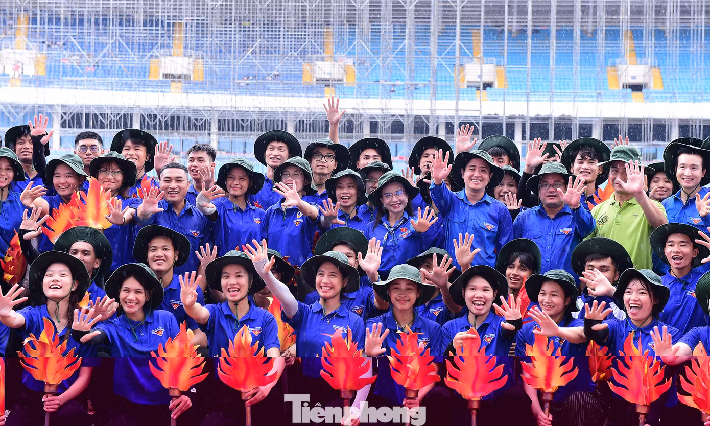 tp-xuantung-khoithanhnien-dieuhanh-tapluyen21.jpg