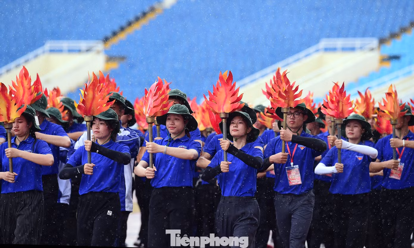 tp-xuantung-khoithanhnien-dieuhanh-tapluyen3.jpg