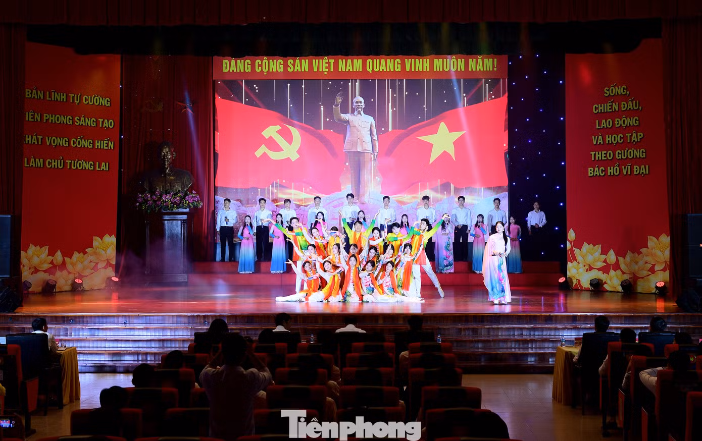 tp-hoinghi-hoctheoloibac1.jpg