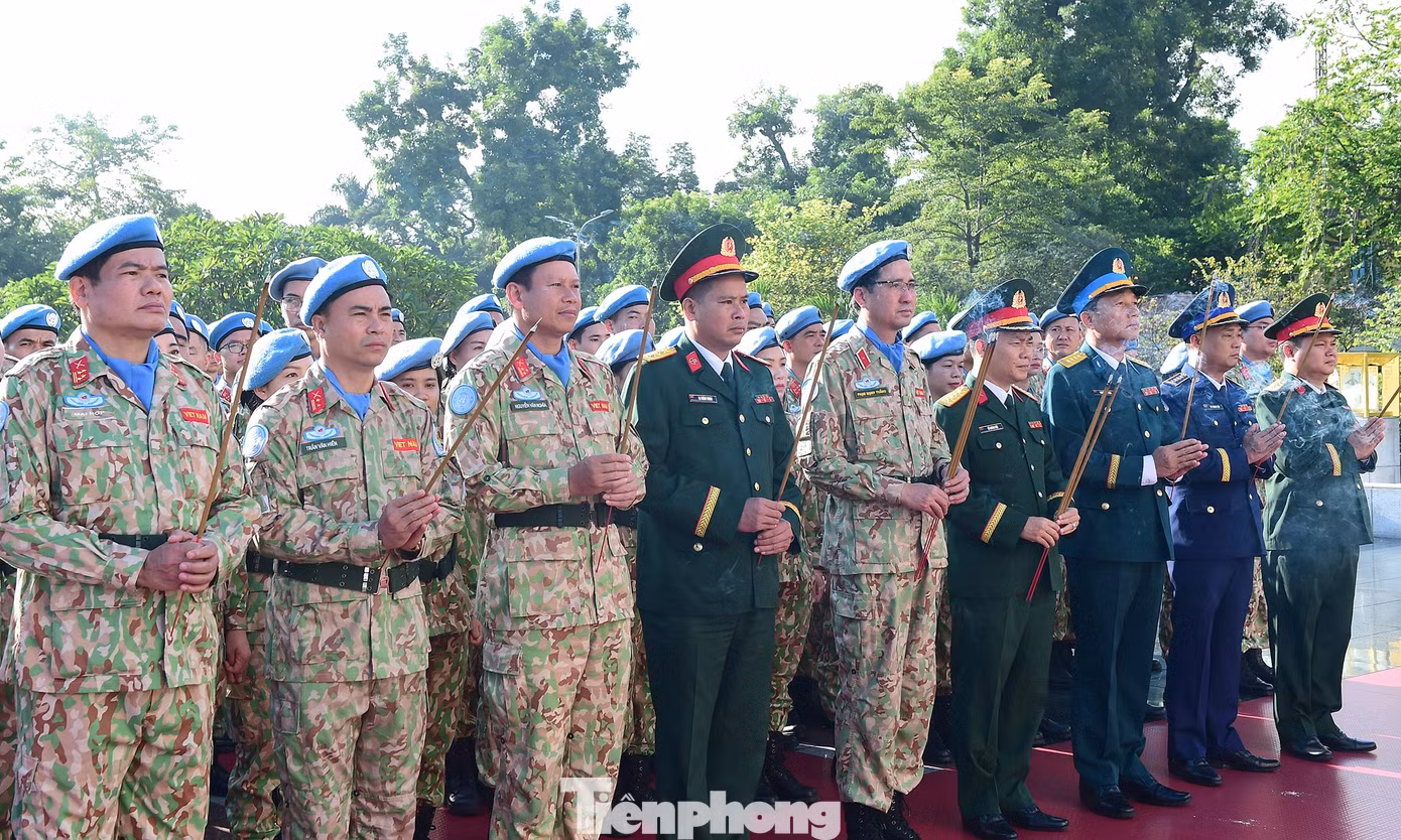 tp-doicongbinh-gingiuhoabinh29.jpg