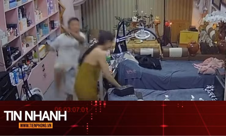TIN NHANH: Đánh vợ cũ và con trai dã man, người đàn ông ở Gia Lai đối mặt chế tài nào?