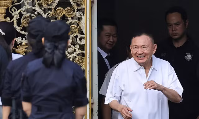 Cựu Thủ tướng Thái Lan Thaksin Shinawatra được trả tự do