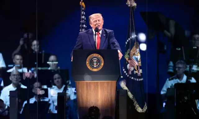 Tổng thống Mỹ Trump phát biểu mừng Quốc khánh sau khi phải trì hoãn vì giông bão