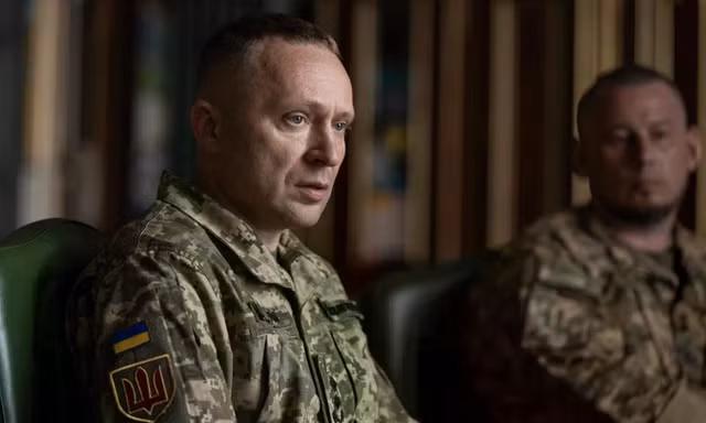 Chịu sức ép từ làn sóng biểu tình, Tổng thống Ukraine thay người đứng đầu quân đội