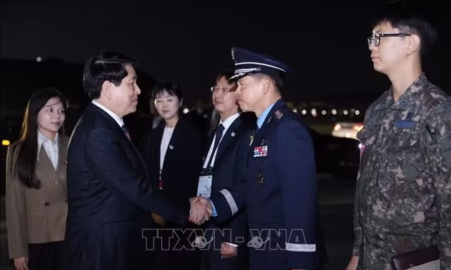 Chủ tịch nước Lương Cường kết thúc chuyến công tác tham dự Tuần lễ Cấp cao APEC và làm việc song phương tại Hàn Quốc 