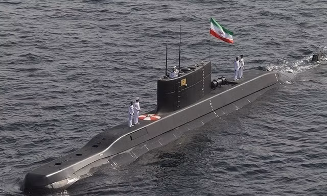 Israel tuyên bố tấn công trung tâm nghiên cứu tàu ngầm duy nhất của Iran