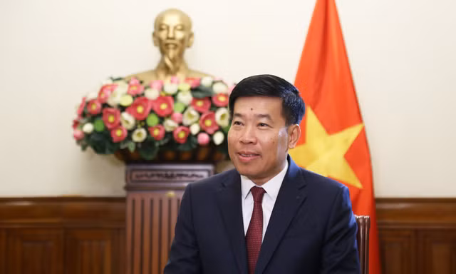 Việt Nam - Lào củng cố quan hệ đặc biệt, tạo động lực mới cho hợp tác chiến lược