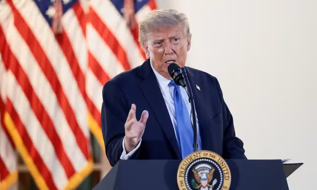 Tổng thống Mỹ Trump yêu cầu châu Âu hoàn trả chi phí viện trợ cho Ukraine