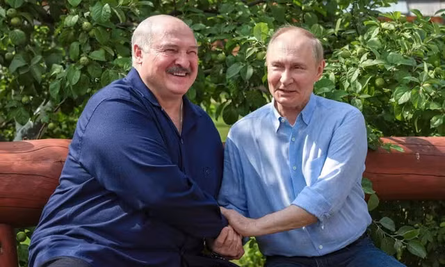 Căng thẳng với Ukraine gia tăng, Tổng thống Nga gặp Tổng thống Belarus