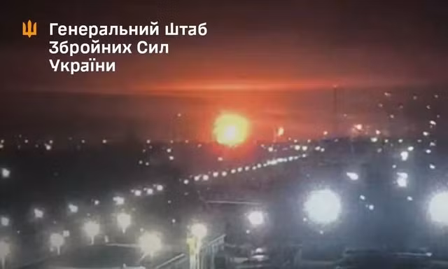 Nhà máy nâng cấp oanh tạc cơ Tu-95 Nga bốc cháy sau đòn không kích của Ukraine