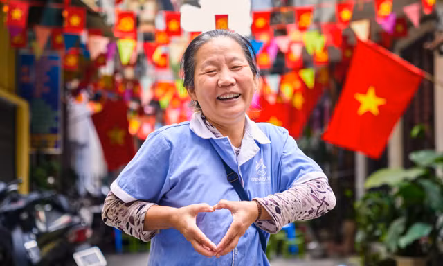Gặp gỡ cô lao công Trường Đại học Hà Nội: người gốc Triều Tiên, từng đi dạy tiếng Nga, biết nhiều ngoại ngữ