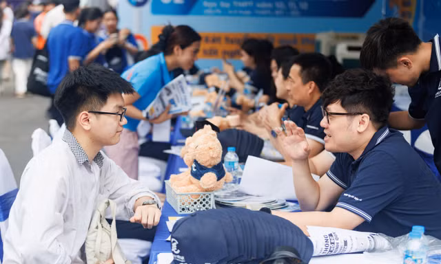 Trường Đại học Điện lực đẩy mạnh đào tạo năng lượng tái tạo và công nghệ số