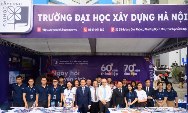 Trường Đại học Xây dựng Hà Nội mở rộng đào tạo gắn với công nghệ thông tin và chuyển đổi số.