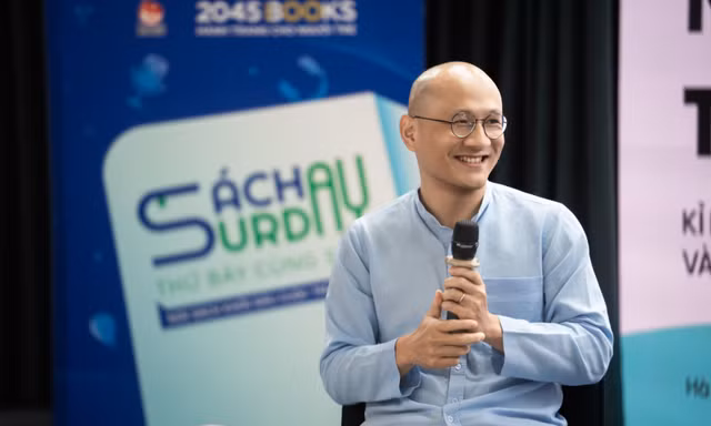 Diễn giả Phan Đăng: Một lễ khai giảng ý nghĩa không nằm ở những khẩu hiệu đao to búa lớn