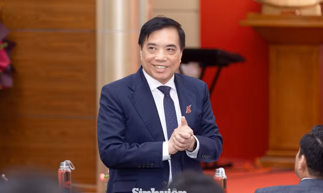 PGS.TS Bùi Anh Tuấn nhận Huân chương Lao động hạng Nhì