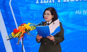  Khai mạc triển lãm 'Tiên phong trong kỷ nguyên số'