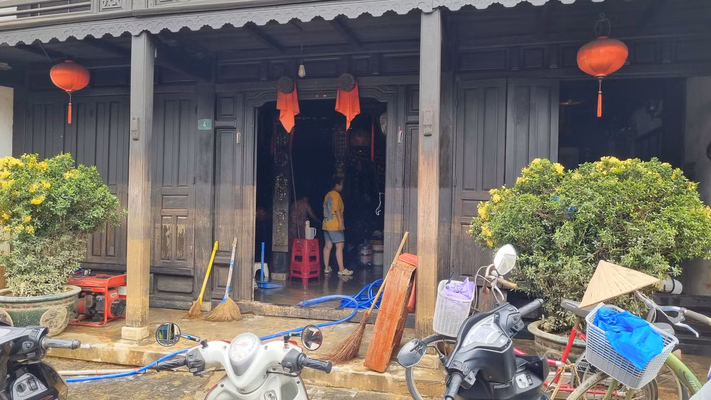 nha-co-ngap-nuoc-lu.jpg