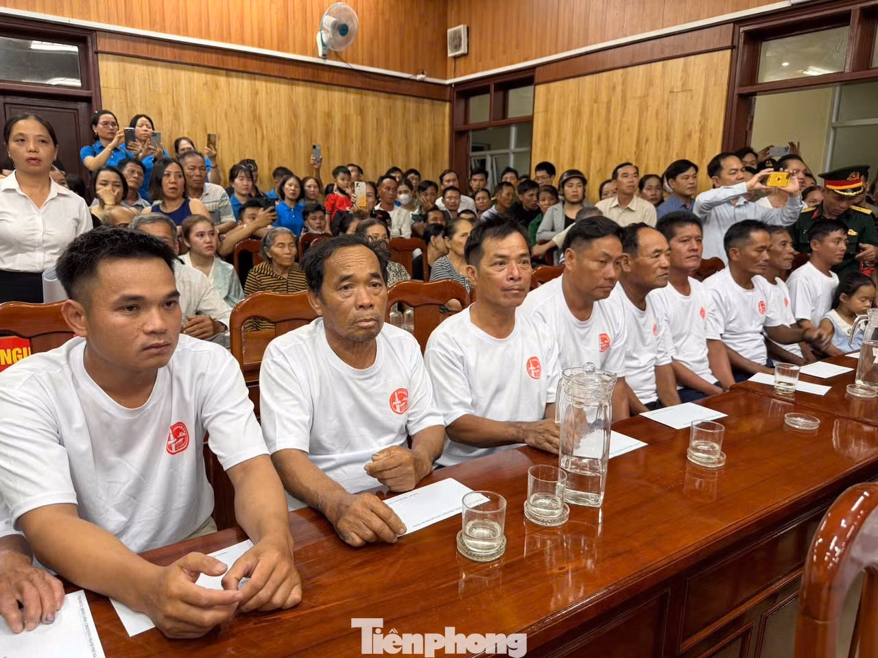 tp-32-ngu-dan-song-sot-tro-ve.jpg