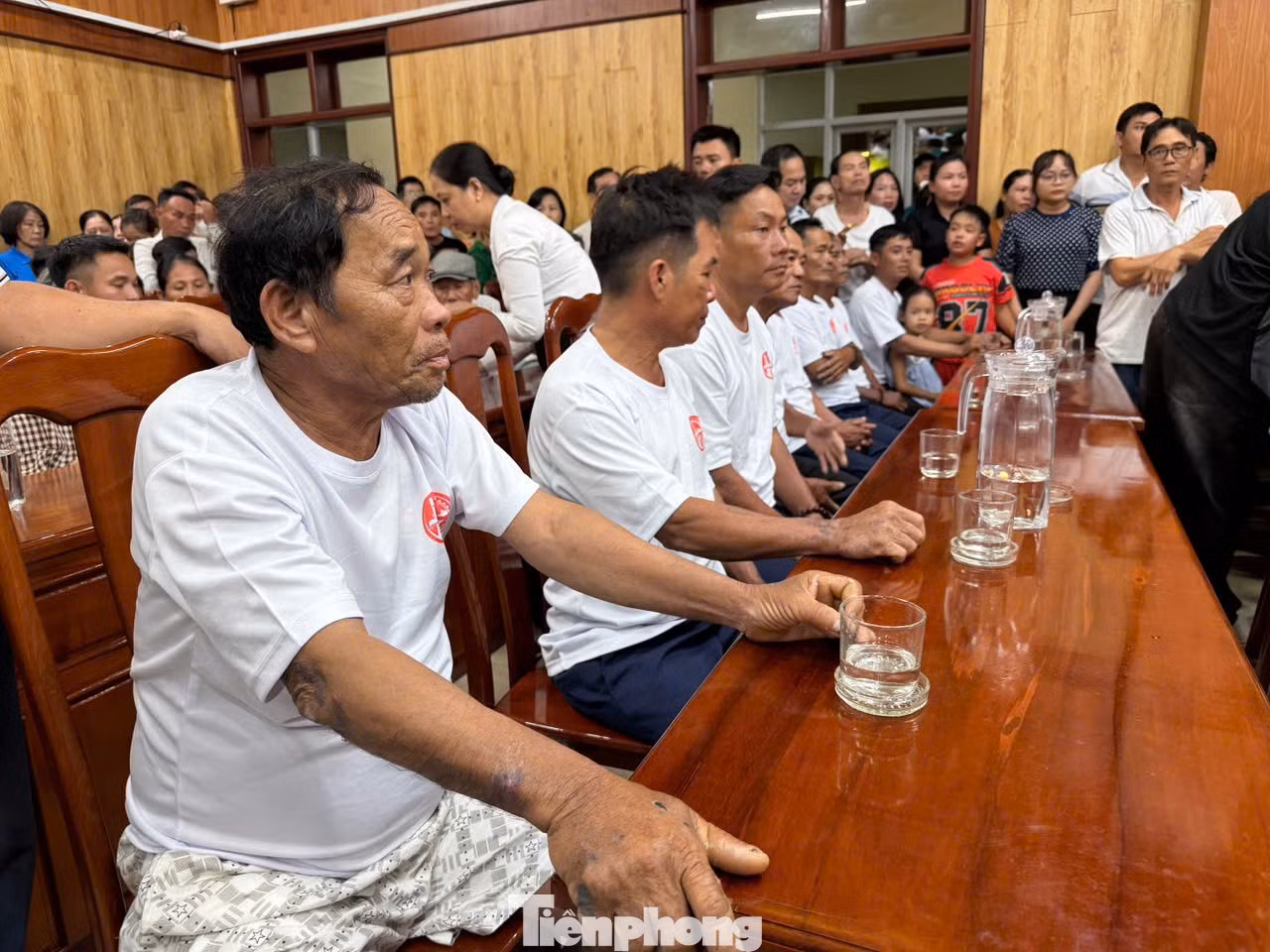 tp-ngu-dan-tau-gap-nan-song-sot-tro-ve.jpg