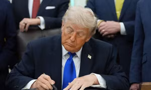 Tổng thống Mỹ Trump bất ngờ áp thuế 25% với xe hơi và xe tải từ Liên minh châu Âu