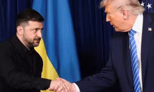Tổng thống Trump và Tổng thống Zelensky gặp kín, hé lộ bước chuyển về Patriot và đàm phán với Nga