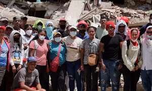 Vừa bị trục xuất khỏi Mỹ, hàng trăm người Venezuela mất tích trong thảm họa động đất