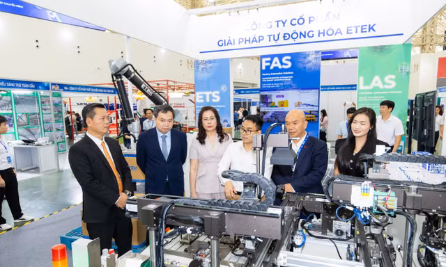 Hơn 2.000 gian hàng công nghệ hội tụ, 500 nhà mua hàng quốc tế đến Hà Nội