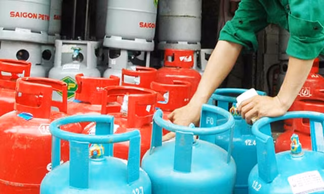 Giá gas vượt 650.000 đồng/bình 12kg