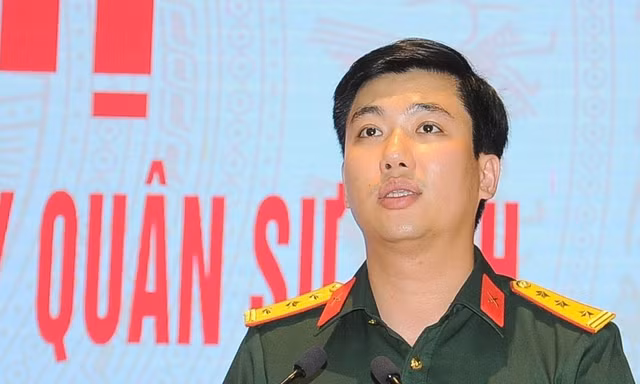 Thượng tá Lương Hoàng Giang giữ chức Chính ủy Bộ chỉ huy Quân sự tỉnh Lào Cai