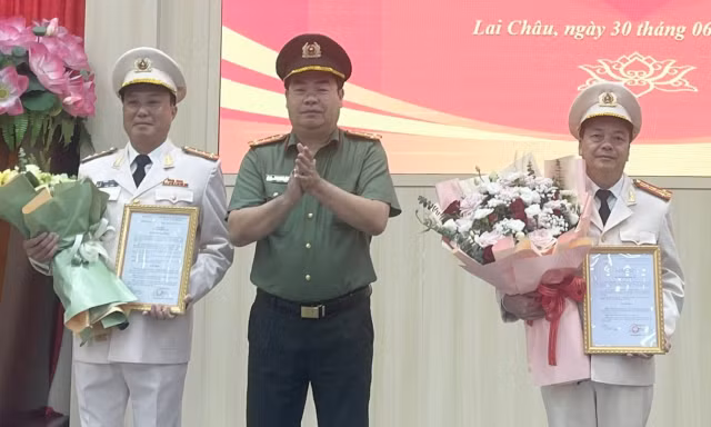 Công bố quyết định của Bộ trưởng Công an về công tác cán bộ