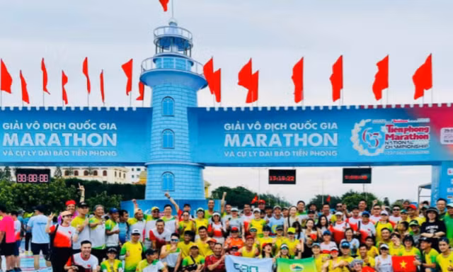 Cộng đồng 5h30: Lan toả trên mọi cung đường Tiền Phong Marathon