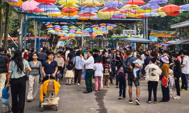Công đoàn ủng hộ hoán đổi ngày làm việc để nghỉ Tết Dương lịch 4 ngày