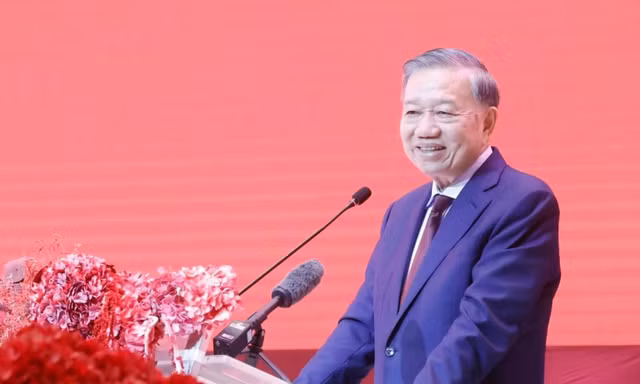 Tổng Bí thư, Chủ tịch nước Tô Lâm gặp gỡ cộng đồng người Việt Nam tại Thái Lan