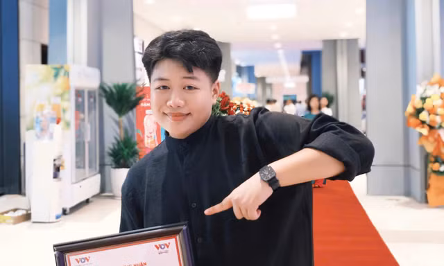 Nam sinh viên kỹ thuật tài năng ghi dấu ấn tại các sân chơi dẫn chương trình