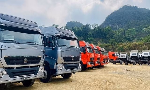 Thấy gì việc nhập ô tô tải ồ ạt về Việt Nam?