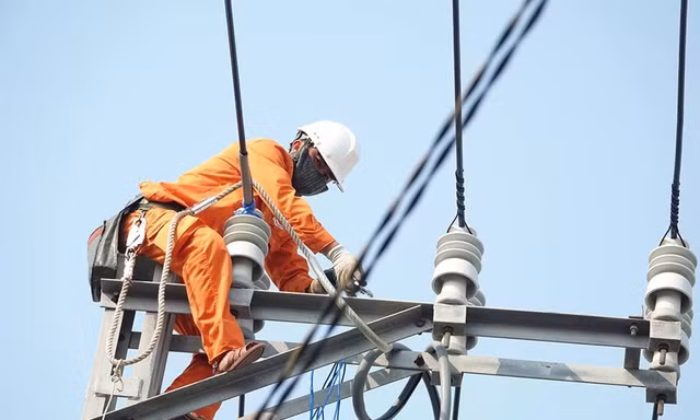 Thứ trưởng Bộ Công Thương: Tiêu thụ điện liên tiếp lập kỷ lục