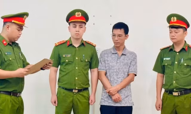 Bắt 3 cựu cán bộ thuế tỉnh Lào Cai 