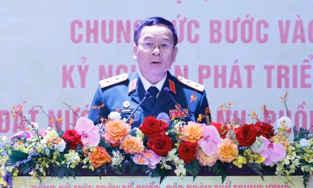 Cựu chiến binh được mời làm 'Bí thư Đoàn danh dự'