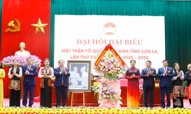 Cán bộ Mặt trận mẫu mực phải gần dân, gần cơ sở, gần không gian số