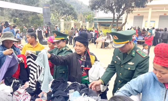 Bộ đội Biên phòng Sơn La kêu gọi, hỗ trợ quà tặng trị giá gần 3,9 tỷ đồng để dân bản đón Tết