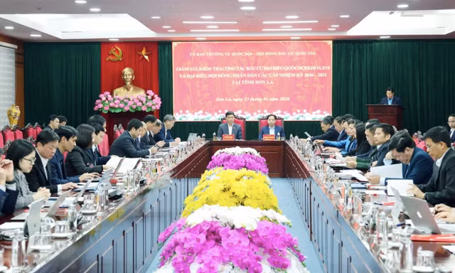 Phó Chủ tịch Quốc hội Vũ Hồng Thanh đề nghị Sơn La chú trọng đại biểu nữ, dân tộc thiểu số trong bầu cử