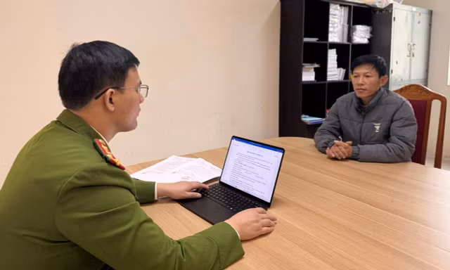 Khởi tố một người dựng rạp cưới dưới lòng đường 