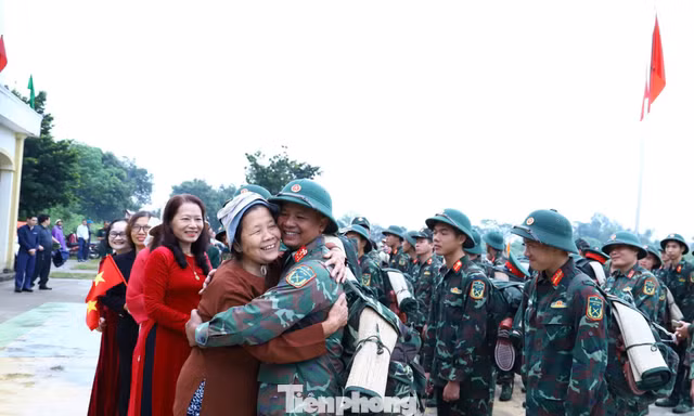 Cầu phao Phong Châu kết thúc sứ mệnh: Phục vụ hơn 5 triệu lượt người và phương tiện