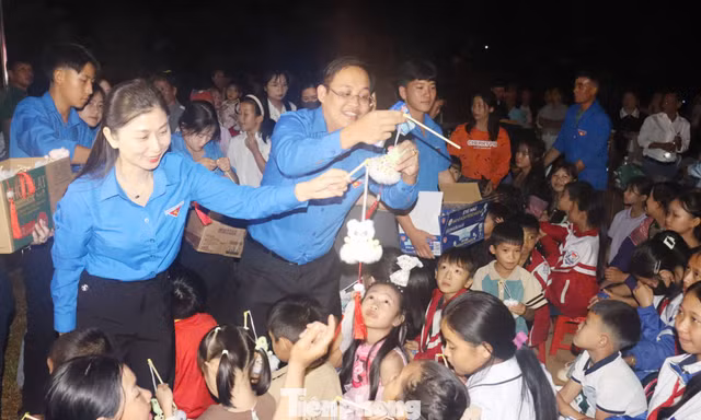 Thắp sáng ước mơ cho thiếu nhi vùng cao Sơn La