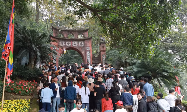 Công đức bằng QR tại Đền Hùng