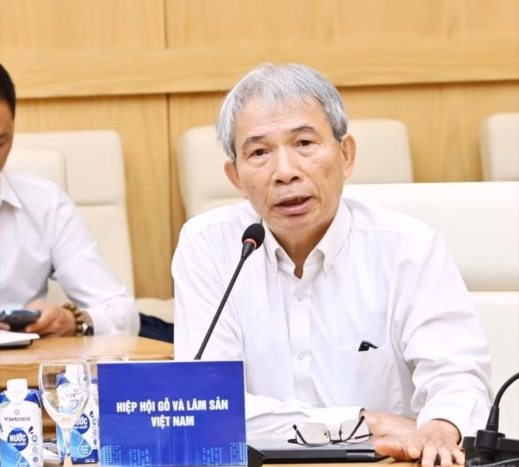 hoi-nghi-3-12252685-6110.jpg