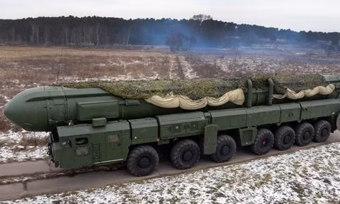 Belarus đưa tên lửa 'bất khả chiến bại' Oreshnik vào trực chiến