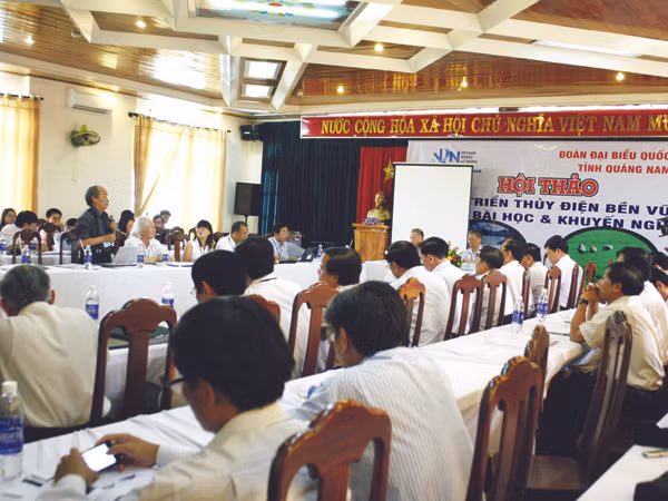 BQL Dự án Thủy điện 3 và Cty Thủy điện Sông Tranh 2 vắng mặt tại hội thảo Ảnh: Nguyễn Thành