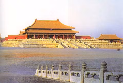 Tử Cấm Thành mất trộm bảy món đồ bằng vàng