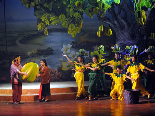 'Ăn khế trả vàng' giữa lòng Hà Nội